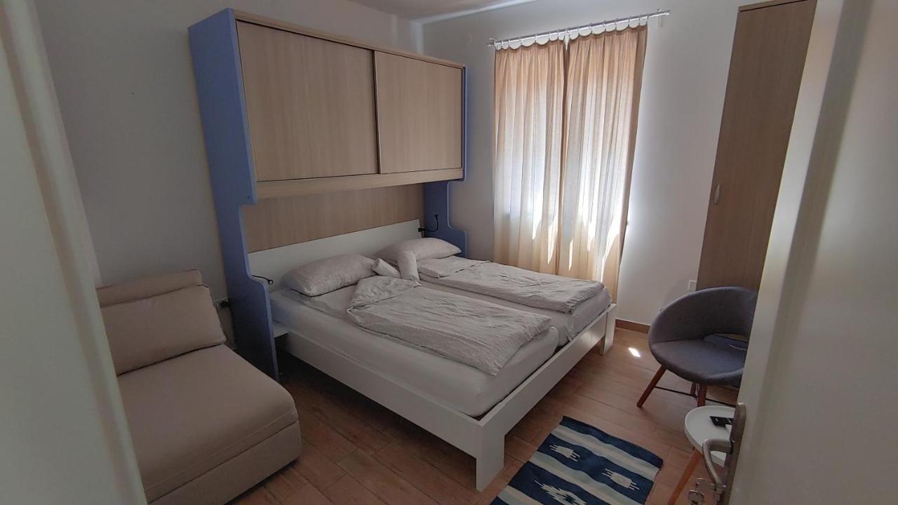 B&B Isola Изола Экстерьер фото