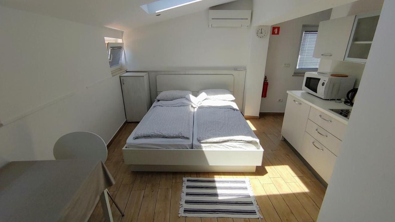 B&B Isola Изола Экстерьер фото