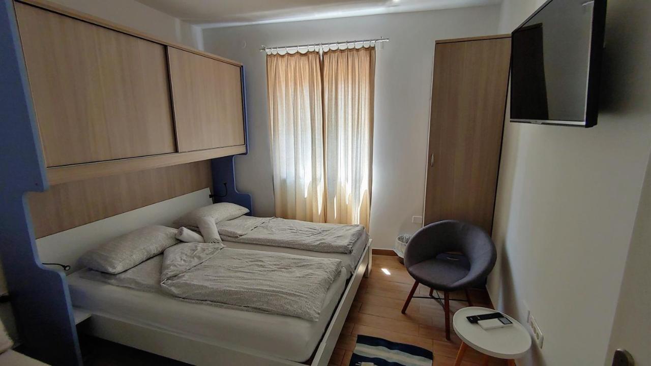B&B Isola Изола Экстерьер фото